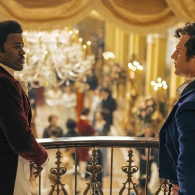 Ncuti Gatwa and Jonathan Groff in Regency-era costume as The Doctor and Rogue